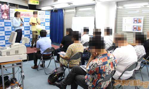 7月28日書泉ブックタワーで行われた「第4回天使のまんだん」
Lorica先生の話に熱心に耳を傾けるマイメン達