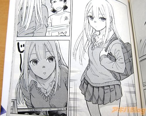 たこ焼き屋の前で立ち止まる女子高生