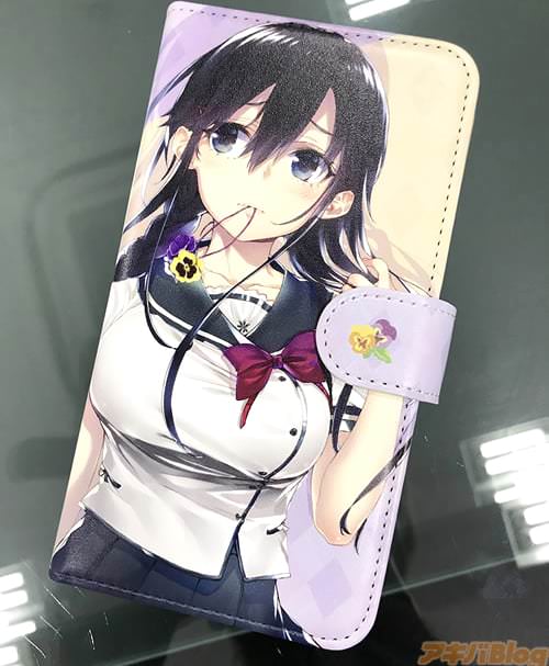 「俺を好きなのはお前だけかよ」手帳型スマホケース 胸元の破壊力が満点なパンジー